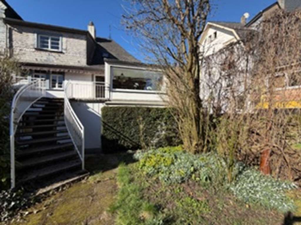 Immobilie in Altenkirchen (Westerwald) - Historisches Gebäude mit viel Potenzial - Bild 3