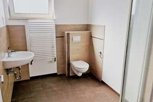 Frisch renovierte Dachgeschosswohnung mit 3 Zimmern in idyllischer Lage von Reislingen – Die vollständige Adresse der Immobilie erhältst du vom Anbieter., 38446 Reislingen, Wolfsburg – Vorschaubild 4