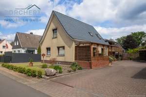 Einfamilienhaus mit Einliegerwohnung in Kölln-Reisiek