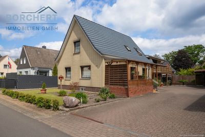 Einfamilienhaus mit Einliegerwohnung in Kölln-Reisiek