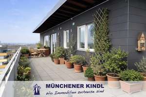 *** Penthouse mit 70 m² Dachterrasse & Alpenblick – vermietet & mit Potenzial ***