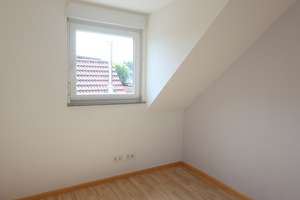 Provisionsfrei: Helle 4-Zimmer-Wohnung mit Klimaanlage, großem Balkon & Carport in Freiburg-Waltersh – 79112 Waltershofen, Freiburg im Breisgau – Vorschaubild 13