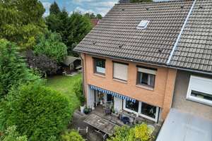 Reihenendhaus in Dortmund-Brackel
Rund 100 qm Wfl. auf rund 430 qm Grund – Die vollständige Adresse der Immobilie erhältst du vom Anbieter., 44309 Brackel (Ortsteil), Dortmund – Vorschaubild 2