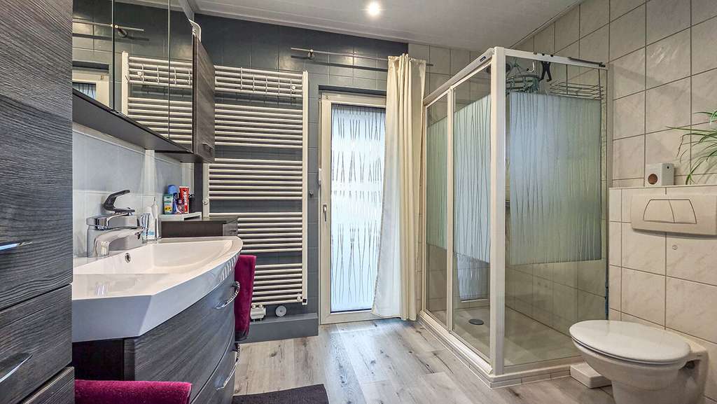 Immobilie in Wendelstein - Charmantes und gepflegtes Einfamilienhaus- Wohnglück in Wendelstein mit Grundstück und Garage. - Bild 4