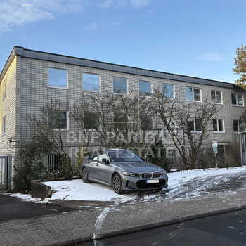 Betriebsgebäude mit Büroflächen und Hallenanteil – vielseitig nutzbar!