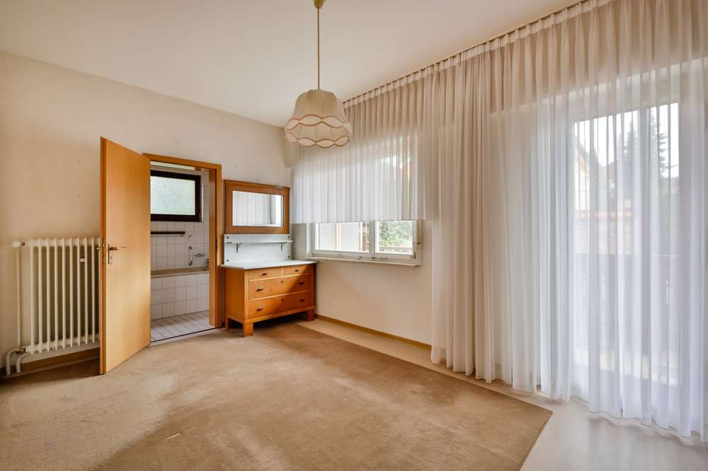 Immobilie in Birkenfeld - 2-Familienhaus mit großem Garten, 3 Garagen und Potenzial in ruhiger Lage! - Bild 5