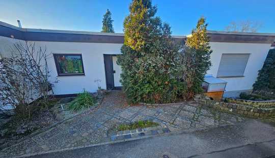 Bild von Charmanter Reihen-Bungalow mit Garten in verkehrsberuhigter und familienfreundlicher Wohnlage