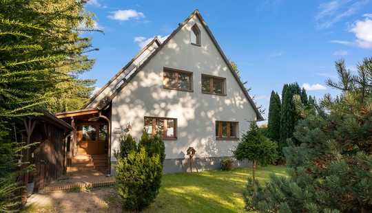 Bild von Lichtdurchflutetes Architektenhaus - Leben, wo Wohnen auf Natur trifft