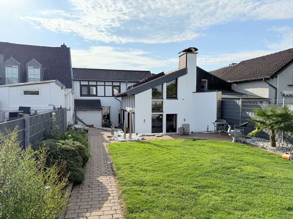 Immobilie in Stolberg - 290 m² Wohnfläche mit großem Garten in bester Lage - Bild 0