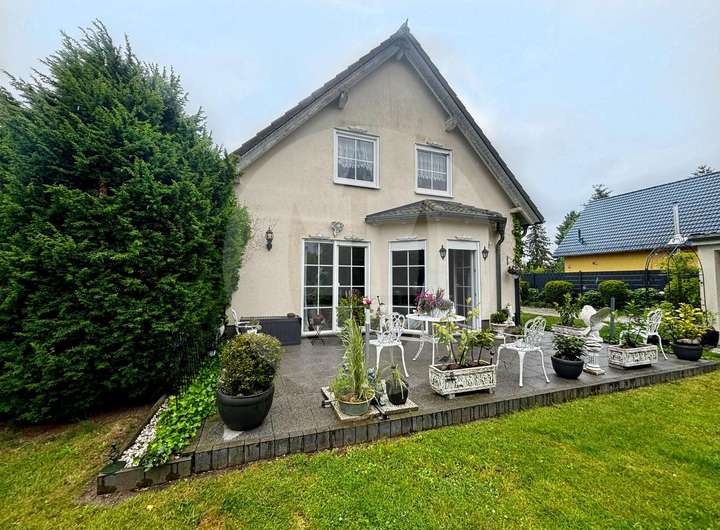 Real Estate Title Image Background