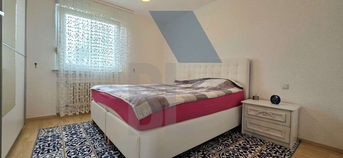 Immobilie in Kieselbronn - Helles Zuhause mit Balkon – großzügige 4-Zimmer-Wohnung in gepflegtem Wohnumfeld - Bild 2