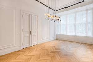 Bezugsfertige, hochwertig sanierte 5-Zimmer-Wohnung mit Loggia für hohe Ansprüche