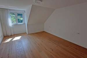 Exklusive 4,5-Zimmer-Maisonettewohnung mit vielen Extras! – Die vollständige Adresse der Immobilie erhältst du vom Anbieter., 70435 Zuffenhausen-Mönchsberg, Stuttgart – Vorschaubild 7