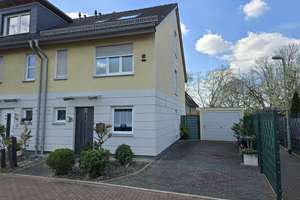 SCHMUCKSTÜCK IN VOGELHEIM! MODERNE DOPPELHAUSHÄLFTE MIT GARTEN UND GARAGE!