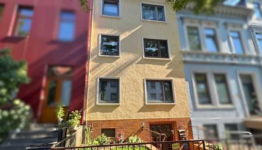 Bild von Urban und charmant zugleich - langfristig vermietete Vierfamilienhaus in der Neustadt