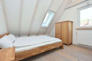 Wunderschöne Loftwohnung mit tollem Blick in Stuttgart Uhlbach – Die vollständige Adresse der Immobilie erhältst du vom Anbieter., 70329 Uhlbach, Stuttgart – Vorschaubild 2