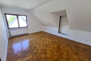 Großzügige 4-Zimmer-Dachgeschosswohnung mit Balkon und Gartennutzung in Koblenz-Asterstein – Die vollständige Adresse der Immobilie erhältst du vom Anbieter., 56077 Asterstein, Koblenz – Vorschaubild 5