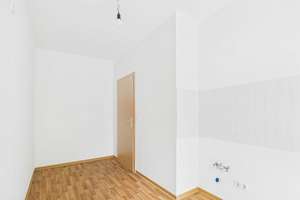 Kleine Dreiraumwohnung mit Badewanne und kleinem Balkon in Mockau – Mockauer Straße 88, 4357 Mockau-Süd, Leipzig – Vorschaubild 7