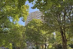 STUTTGART-GIEBEL - 2,5-ZIMMER-ETW, 9. OG, MODERN, AUFZUG, S/W-BALKON, EBK, 2 MIN. ZUR STADTBAHN.
