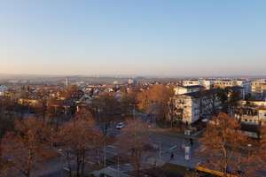 Stuttgart-Giebel: 2. OG: VERMIETETE, 3-Zimmer-Wohnung im Mehrfamilienhaus mit herrlicher Aussicht! – Krokodilweg 40, 70499 Bergheim, Stuttgart – Vorschaubild 1