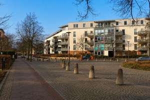 Gemütliche 2-Zimmer-Dachgeschosswohnung mit Balkon, Wasserblick und TG-Stellplatz in Berlin-Köpenick – Die vollständige Adresse der Immobilie erhältst du vom Anbieter., 12555 Köpenick, Berlin – Vorschaubild 2