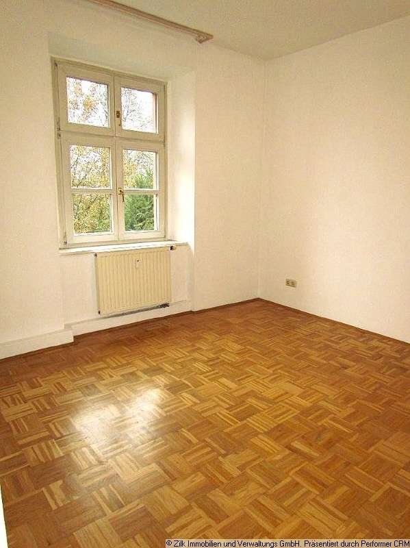 Immobilie in Obertraubling - Denkmalgeschützte 2 ZKB Wohnung im wunderschönen Wasserschloss Gebelkofen - Bild 4