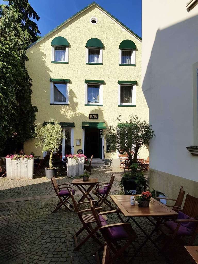 Immobilie in Plettenberg - Historisches Wohn.-Geschäftshaus mit etabliertem Café in zentraler Lage - Bild 0