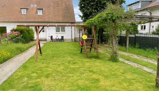 Bild von BAD HOMBURG: Doppelhaushälfte in ruhiger Feldrandlage und großem Grundstück