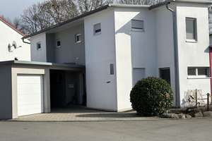 Neuwertiges und modernes Einfamilienhaus mit großem Grundstück in Burgrieden – Die vollständige Adresse der Immobilie erhältst du vom Anbieter., 88483 Burgrieden – Vorschaubild 1