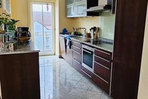 Ruhige 2,5-Zimmer-Galerie-Wohnung mit Dachterrasse in München-Hadern