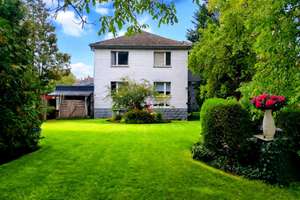 Provisionsfrei* Großer Garten mit dreistöckigem Haus bei der Trabrennbahn Mariendorf, Berlin