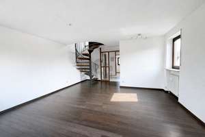 WOHNEN MIT WEITBLICK: CHARMANTE MAISONETTE IN STUTTGART-ZUFFENHAUSEN – Die vollständige Adresse der Immobilie erhältst du vom Anbieter., 70435 Zuffenhausen-Mitte, Stuttgart – Vorschaubild 2