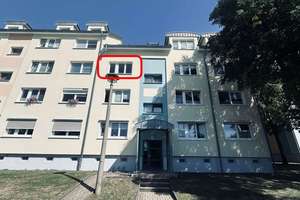 Sofort bezugsfrei: Schöne 2-Zimmer-Wohnung mit Balkon und Blick ins Grüne