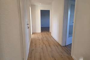 Umfassend sanierte 4-Zimmer-DG-Wohnung mit schönem Blick ins Grüne – Erstbezug nach Sanierung – Hinter dem Anger 5a, 42855 Wüstenhagen, Remscheid – Vorschaubild 9