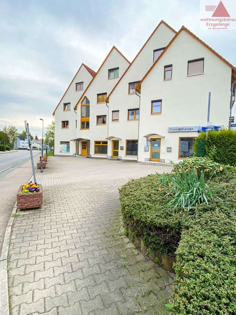 Immobilie in Oelsnitz/Erzgeb. - Vermietete Eigentumswohnung mit Balkon und Stellplatz in zentraler Lage von Oelsnitz nahe Stollberg - Bild 0