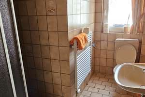 Wohnen mit Charakter: Vier-Zimmer-Wohnung in Wiesbaden-Biebrich – Sackgasse 8, 65203 Biebrich, Wiesbaden – Vorschaubild 4