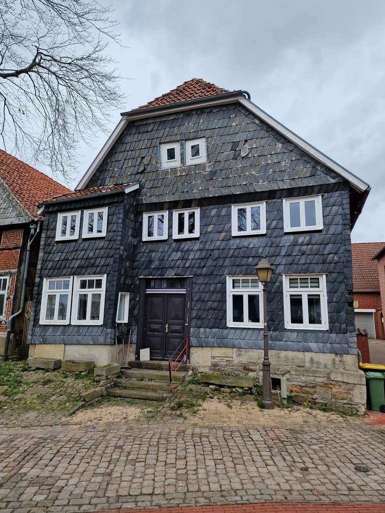 Immobilie in Obernkirchen - Historisches Liebhaberobjekt mit Charme – denkmalgeschützt & zuverlässig vermietet - Bild 0