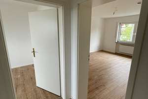 Top-sanierte 3-Zi.-Eigentumswohnung mit Balkon, Garage & Kapitalanlagepotenzial – Regensburg Süd – Die vollständige Adresse der Immobilie erhältst du vom Anbieter., 93057 Konradsiedlung-Wutzlhofen, Regensburg – Vorschaubild 3