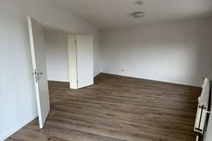 Moderne helle 2-Zimmer-Wohnung 64m² in Kiel Südfriedhof EBK Nähe CAU frisch renoviert zentral – Hermann-Weigmann-Str. 2-4, 24114 Südfriedhof, Kiel – Vorschaubild 2