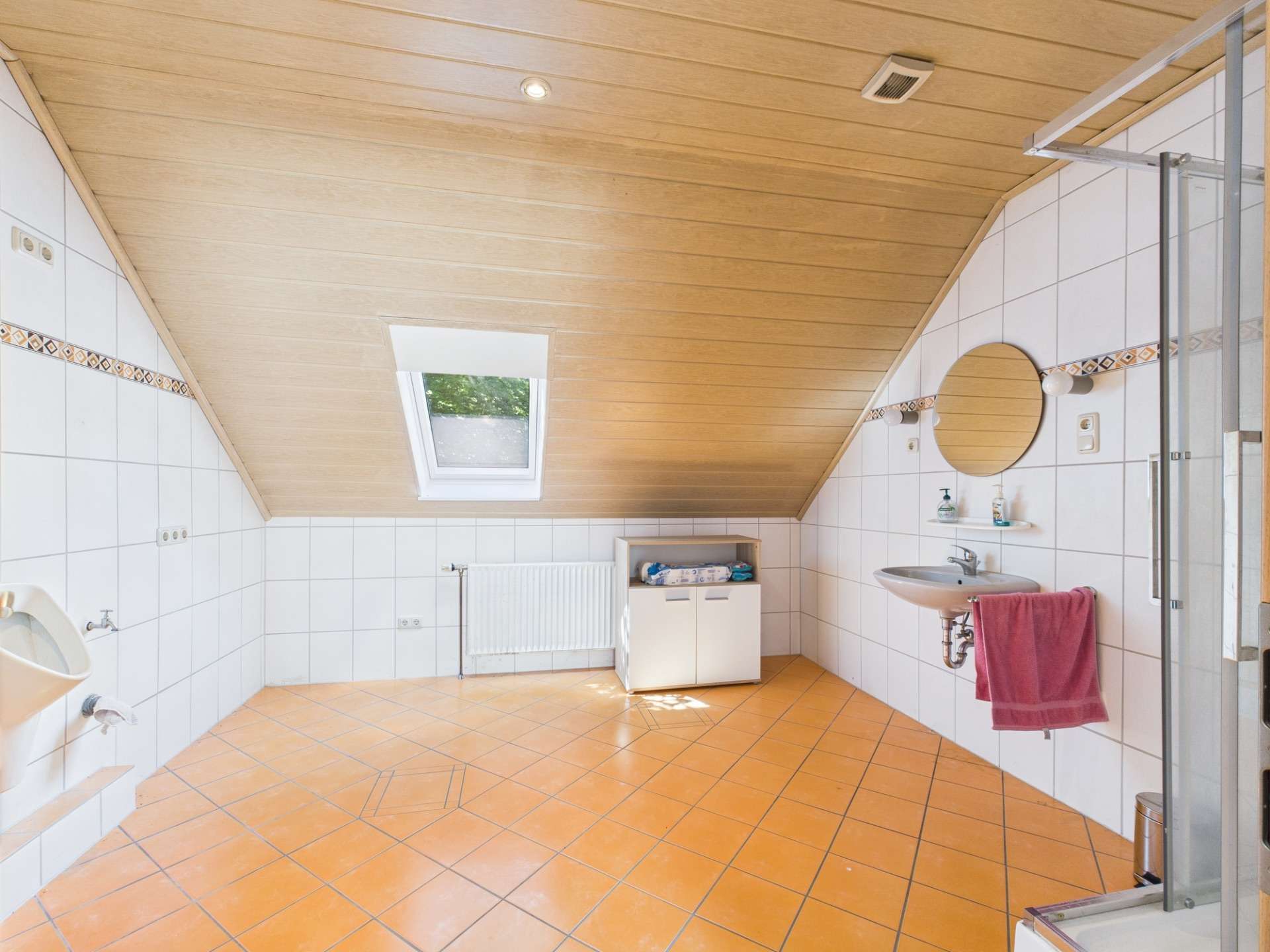 Immobilie in Uchte - Ein Haus für nur ca. 996,00 €/m² – kaum zu glauben, aber wahr: genau hier! - Bild 4