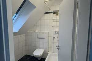 Moderne möblierte Dachgeschosswohnung in D-Lohausen – Düsseldorf – Vorschaubild 3