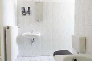 Sonnige und ruhige 2 Zimmer Wohnung ** Zentrale Friedrichshainer Lage ** – Die vollständige Adresse der Immobilie erhältst du vom Anbieter., 10247 Friedrichshain, Berlin – Vorschaubild 8