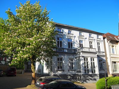 Loggia u. Balkon: neuwertige 3,5-Zimmer Porta Hausberge ZENTRAL