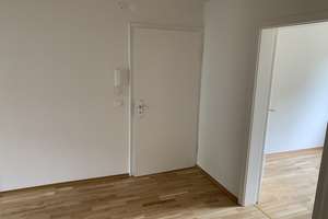 Schöne 3-Zimmer-Wohnung mit Südloggia in Oberföhring - Nähe St. Emmeransmühle – Franz-Wolter-Str. 19, 81925 Oberföhring, München – Vorschaubild 12
