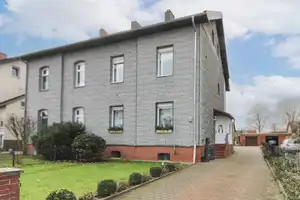 Gepflegte Doppelhaushälfte mit Garten und Stellplätzen sowie Möglichkeit für 2 Wohneinheiten – Helmstedt (Kreis) – Vorschaubild 2