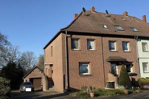 Für Garten- und Grundstücksliebhaber, Haus mit Freizeitgrundstück !