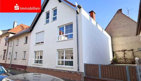 Bild von Neuwertiges 3-Familienhaus in guter Wohnlage - Interessante Kapitalanlage 