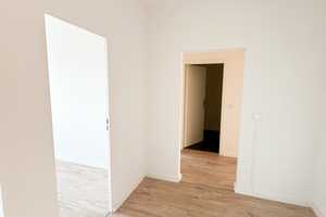 Familien hergehört! TOP 5-Raum-Wohnung mit moderner Einbauküche, 2 Balkonen und 2 Badezimmer! – Wolgograder Allee 68, 9123 Chemnitz – Vorschaubild 15