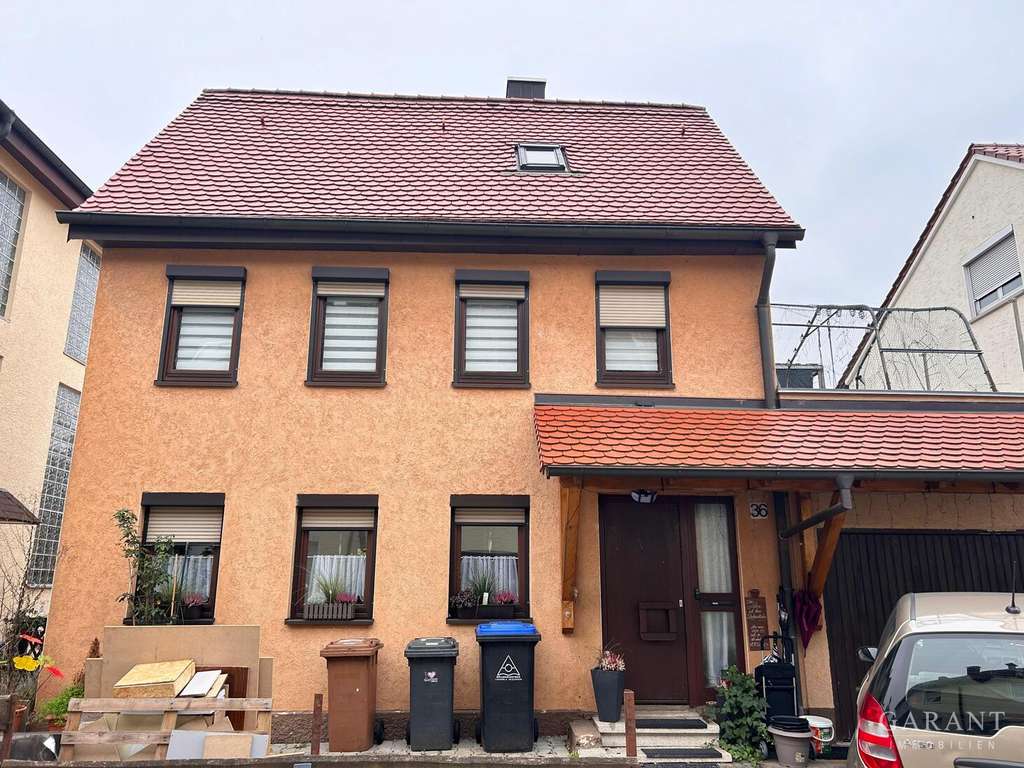 Ein freistehendes Einfamilienhaus in zentraler Lage