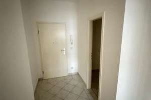 * Großzügige 2-Zimmer mit Wannenbad, möbl. Küche, Lift, Abstellraum und Laminat! * – Altendorfer Straße 8, 9113 Schloßchemnitz, Chemnitz – Vorschaubild 8
